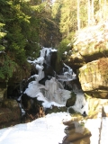 Lichtenhainer_Wasserfall_in_Eis_klein
