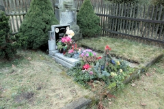 bunter_Blumenschmuck_Friedhof_Boehmen_klein